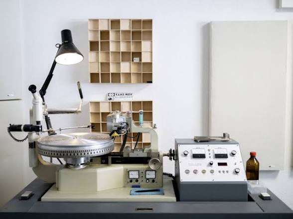Studio lathe